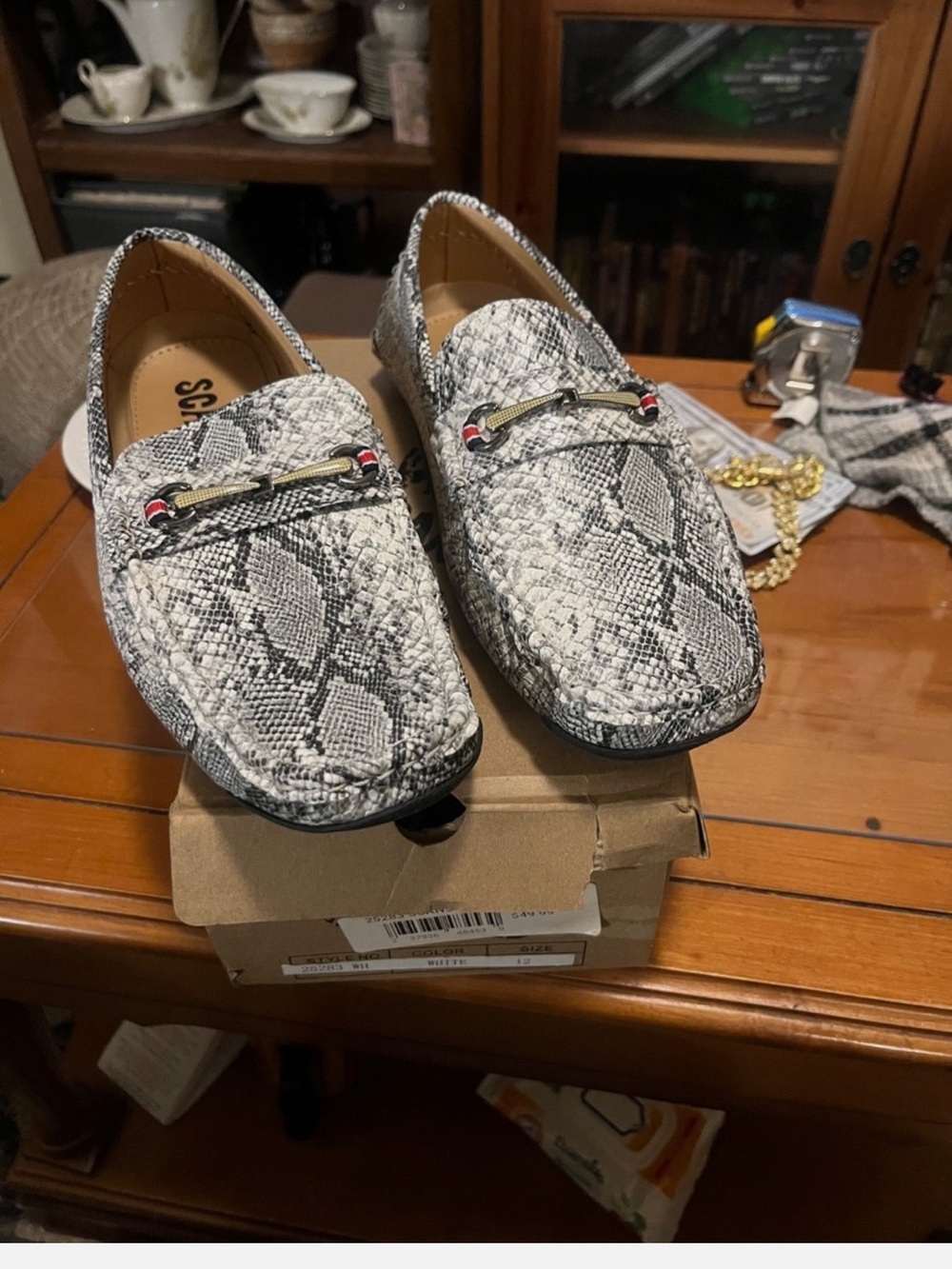 Scans LTD men’s round toe crocodile pattern moccasins loafers